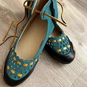 Adorable Artisan Shoes.